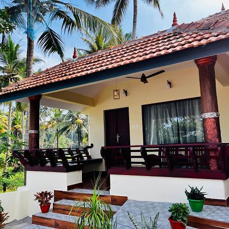 Maadathil Cottages Varkala Esterno foto