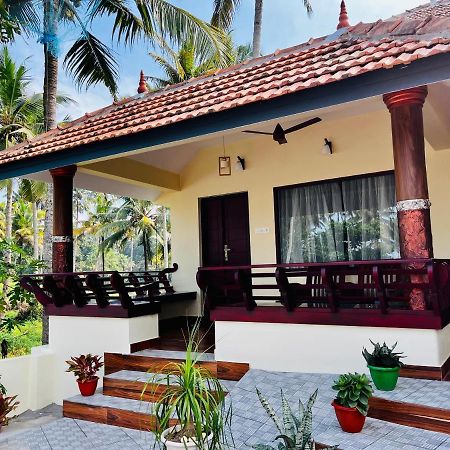 Maadathil Cottages Varkala Esterno foto