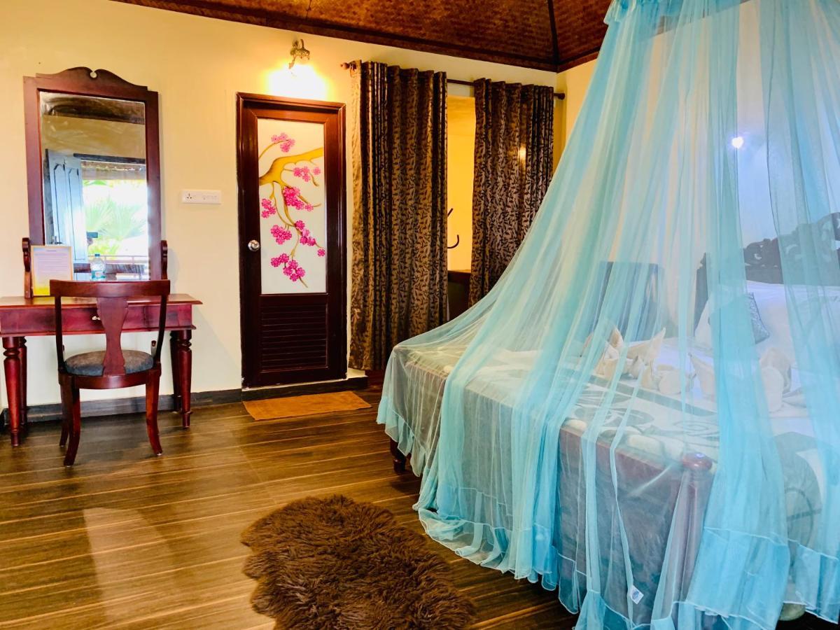 Maadathil Cottages Varkala Esterno foto