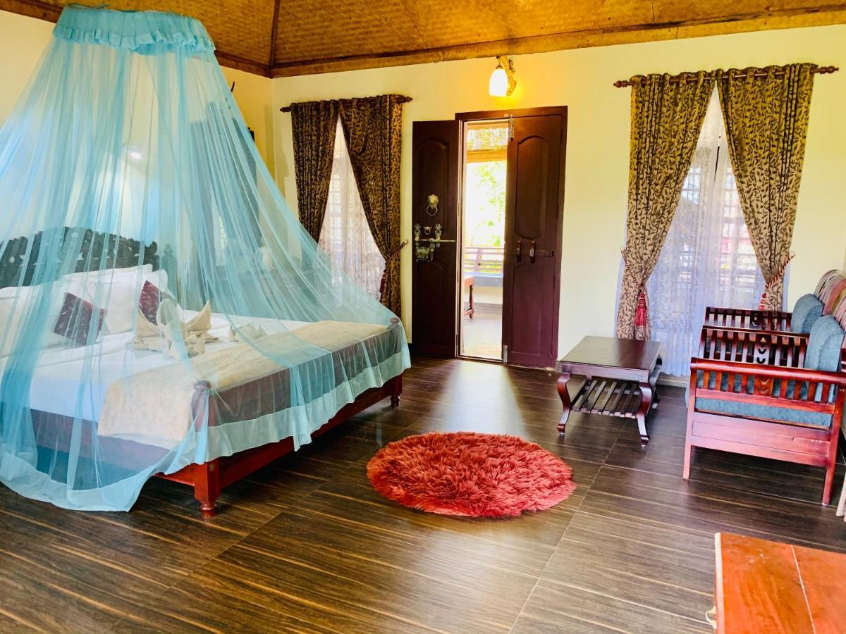 Maadathil Cottages Varkala Esterno foto