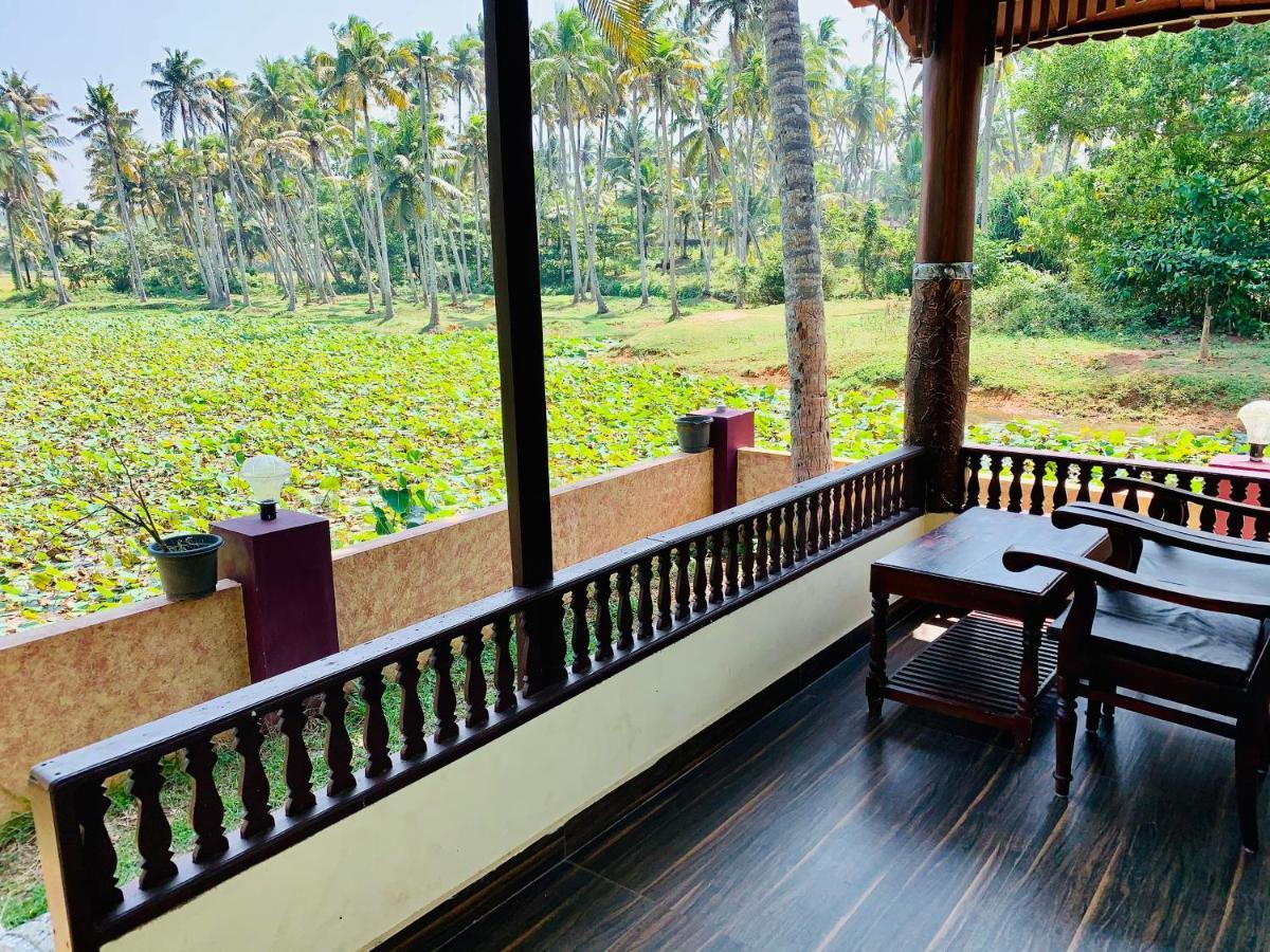 Maadathil Cottages Varkala Esterno foto