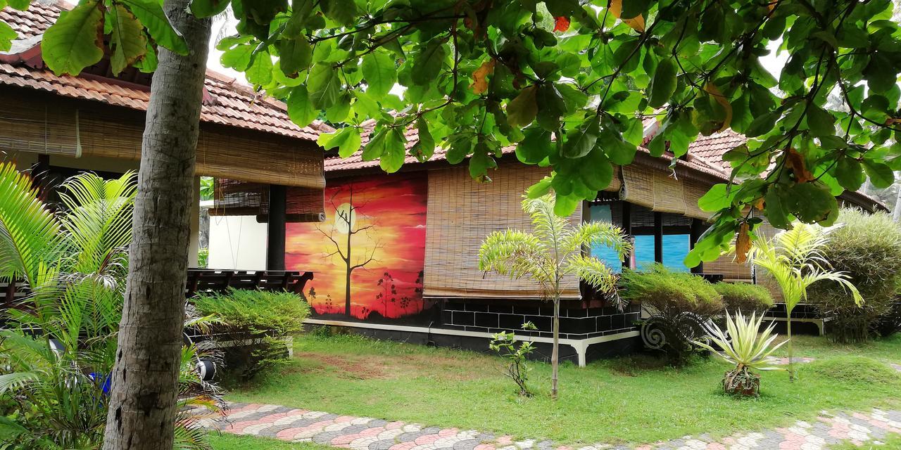 Maadathil Cottages Varkala Esterno foto