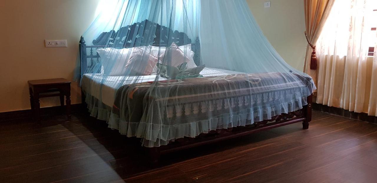 Maadathil Cottages Varkala Esterno foto